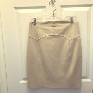 NWOT. Women’s Express Pencil Skirt size 6